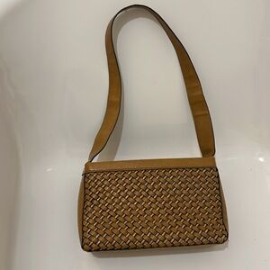 Vintage Relic Tan Leather Woven Women's Shoulder Bag Very Nice Beautiful Purse